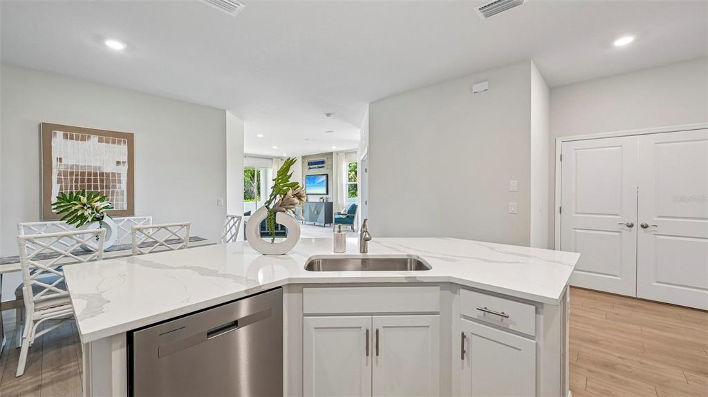 18342 Tavernside Trail Lakewood Ranch, FL 34211 - Photo 8 of 40