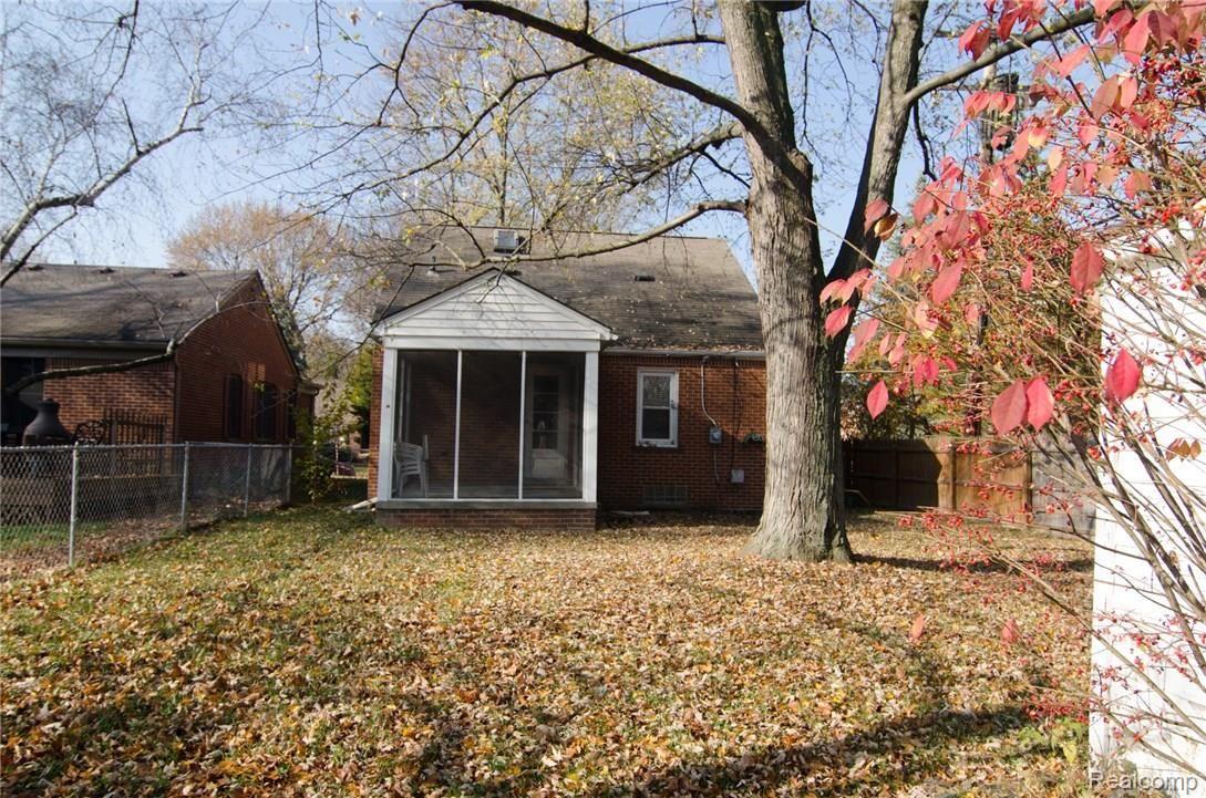 2617 Bembridge Road Royal Oak, MI 48073 - Photo 27 of 27 27.jpg