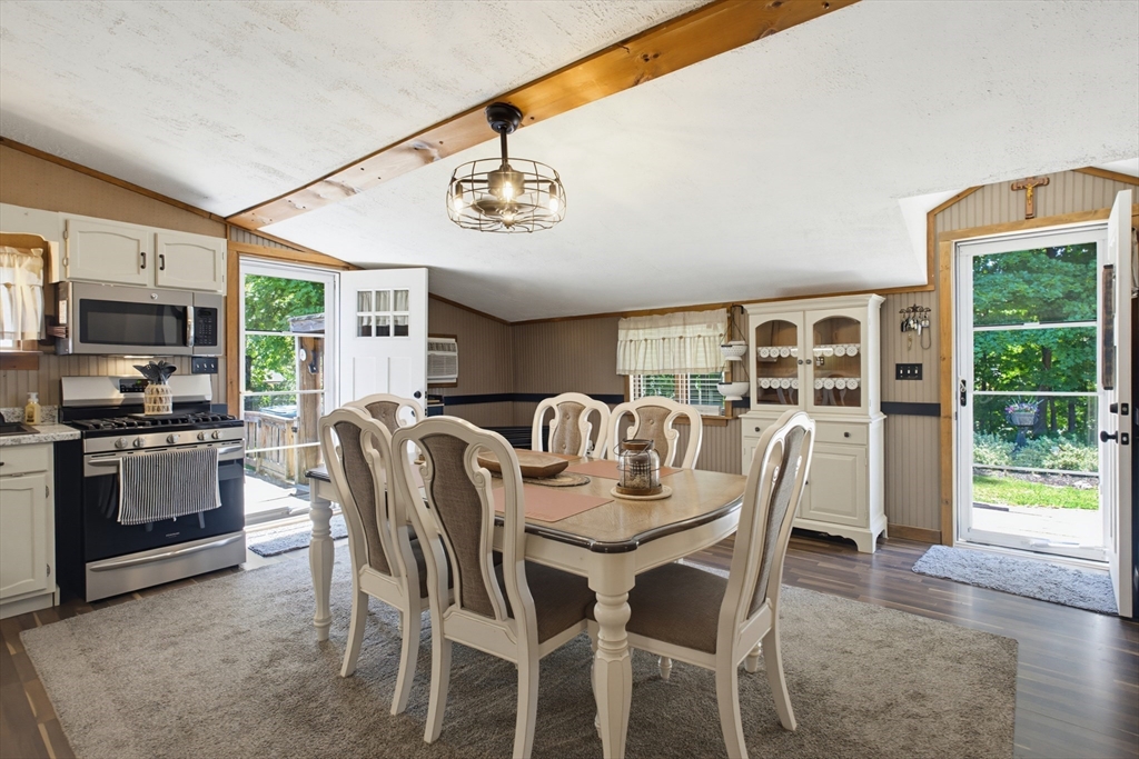 4 Cheney Street Blackstone, MA 01504 - Photo 7 of 21
