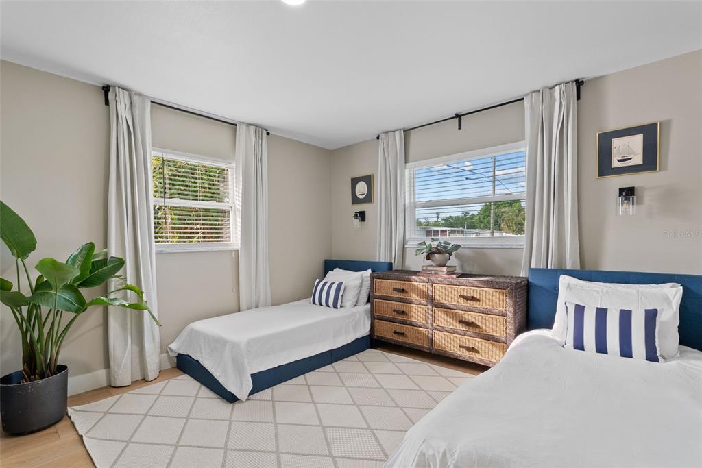 3870 Sterling Road Venice, FL 34293 - Photo 31 of 44 Gallery Image 31