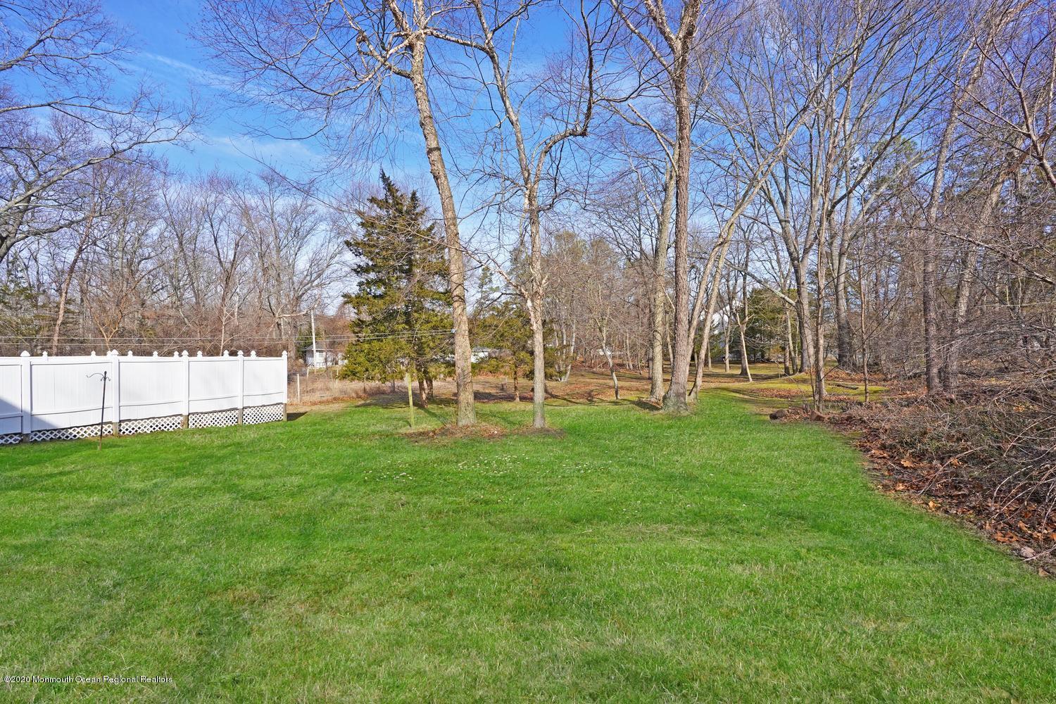 80 Bates Road Jackson, NJ 08527 - Photo 6 of 14 80 Bates Rd Jackson Township-large-042-0