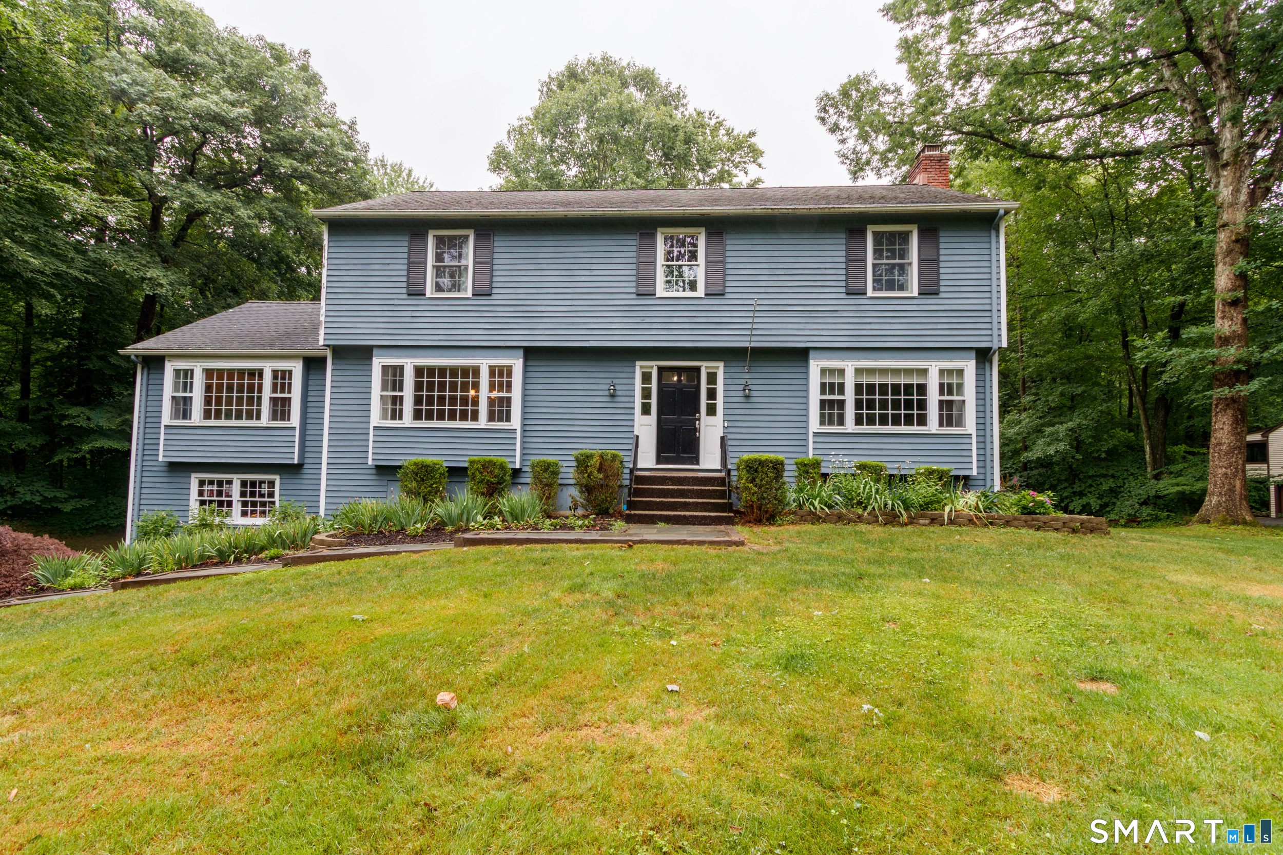 41 Fieldcrest Drive Ridgefield, CT 06877 - Photo 1 of 28