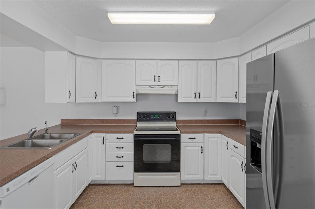 8128 Papaya Street Port Richey, FL 34668 - Photo 15 of 46