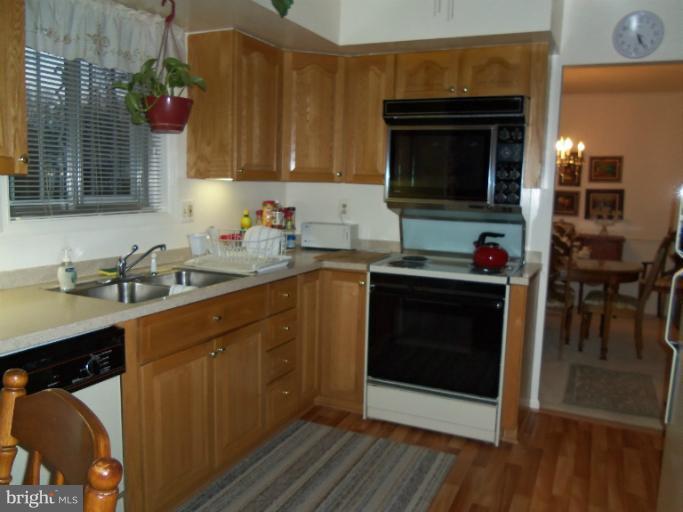 9010 Ivanhoe Road Fort Washington, MD 20744 - Photo 3 of 29 Kitchen View 1