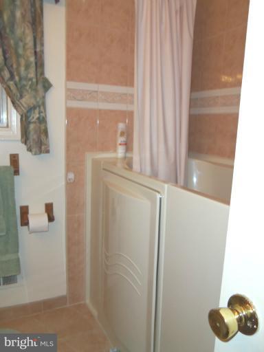 9010 Ivanhoe Road Fort Washington, MD 20744 - Photo 28 of 29 Main Bath View 2