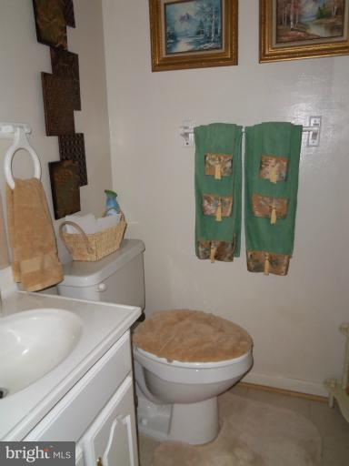 9010 Ivanhoe Road Fort Washington, MD 20744 - Photo 4 of 29 Powder Room