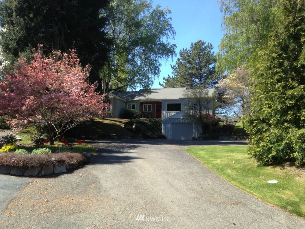 305 Chatham Hill Road Wenatchee, WA 98801 - Photo 1 of 25 Gallery Image 1