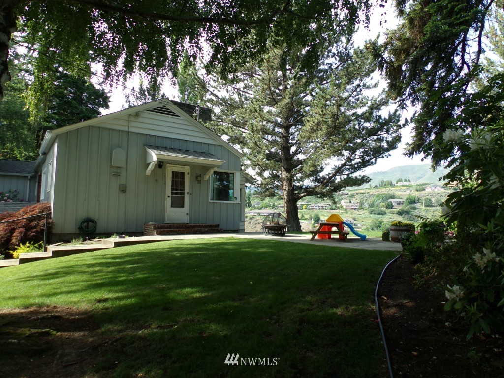 305 Chatham Hill Road Wenatchee, WA 98801 - Photo 3 of 25 Gallery Image 3