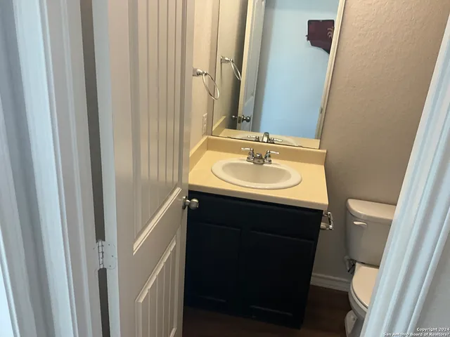 a view of empty room with window