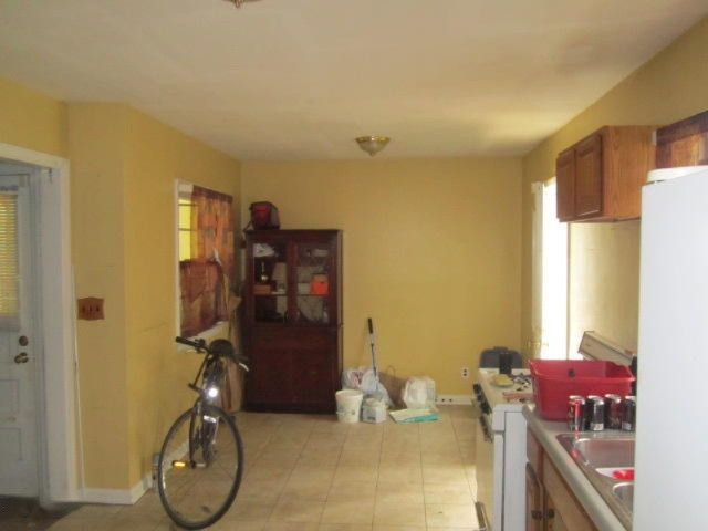 27 Riverside Parkway Battle Creek, MI 49015 - Photo 8 of 14 27 Riverside Pkwy