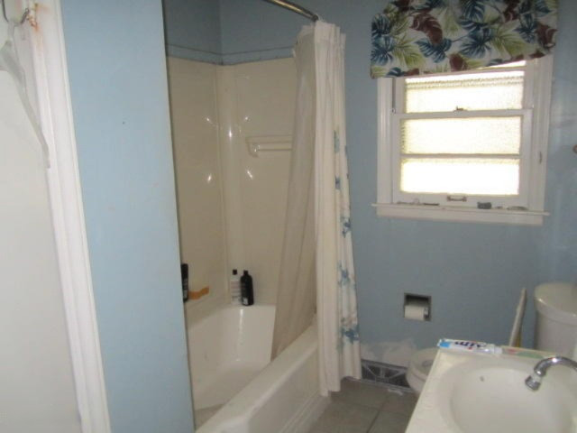27 Riverside Parkway Battle Creek, MI 49015 - Photo 9 of 14 27 Riverside Pkwy (7)