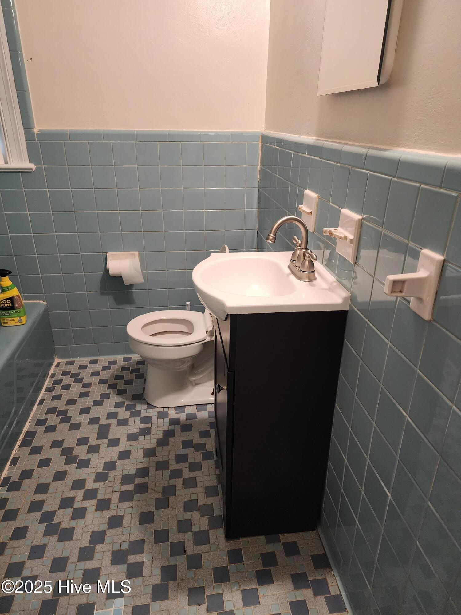 714 Pender Street South Wilson, NC 27893 - Photo 4 of 14 Bath