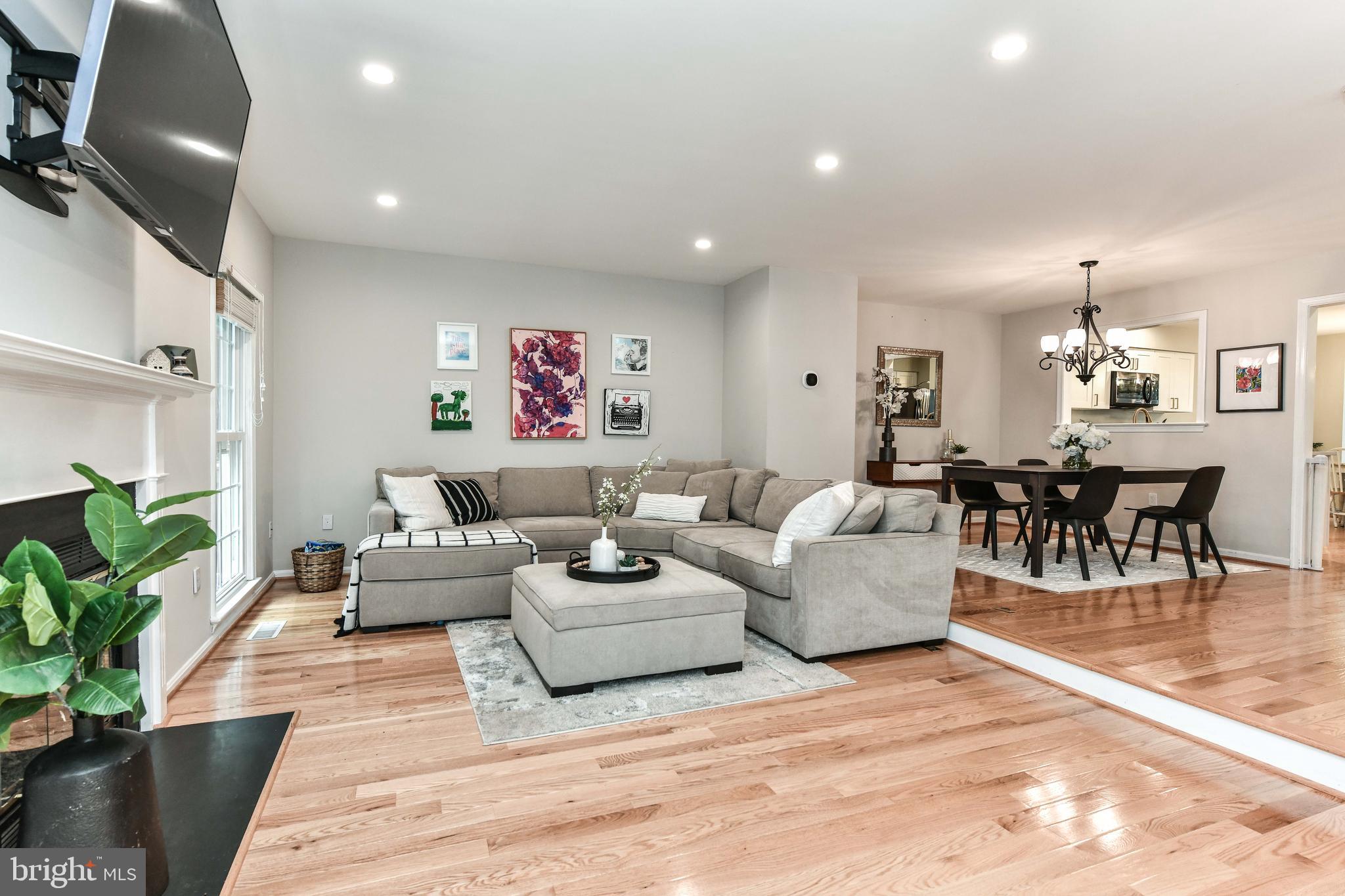 11790 Great Owl Circle Reston, VA 20194 - Photo 11 of 54 Spacious living room