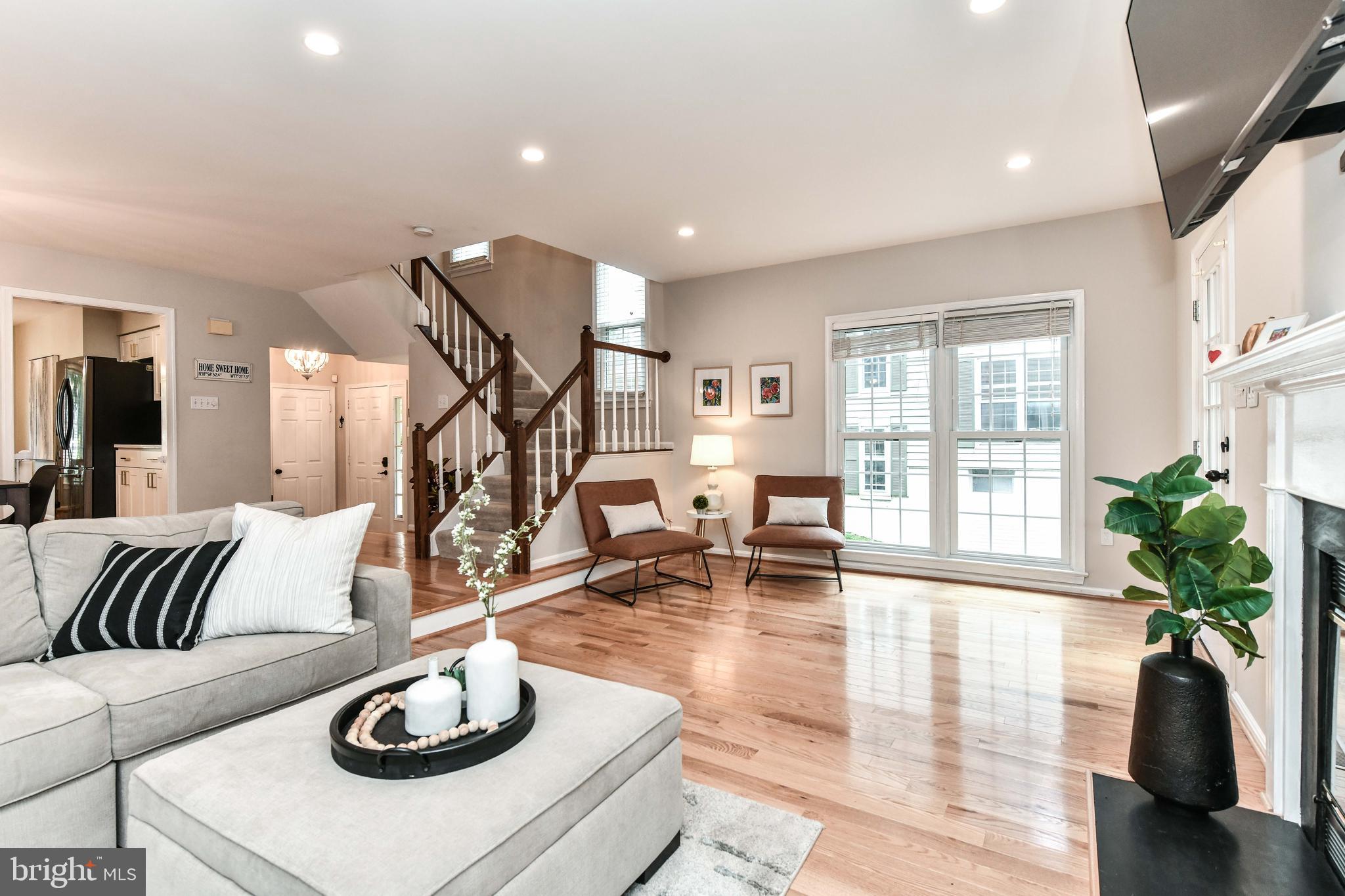 11790 Great Owl Circle Reston, VA 20194 - Photo 12 of 54 Tons of natural light!