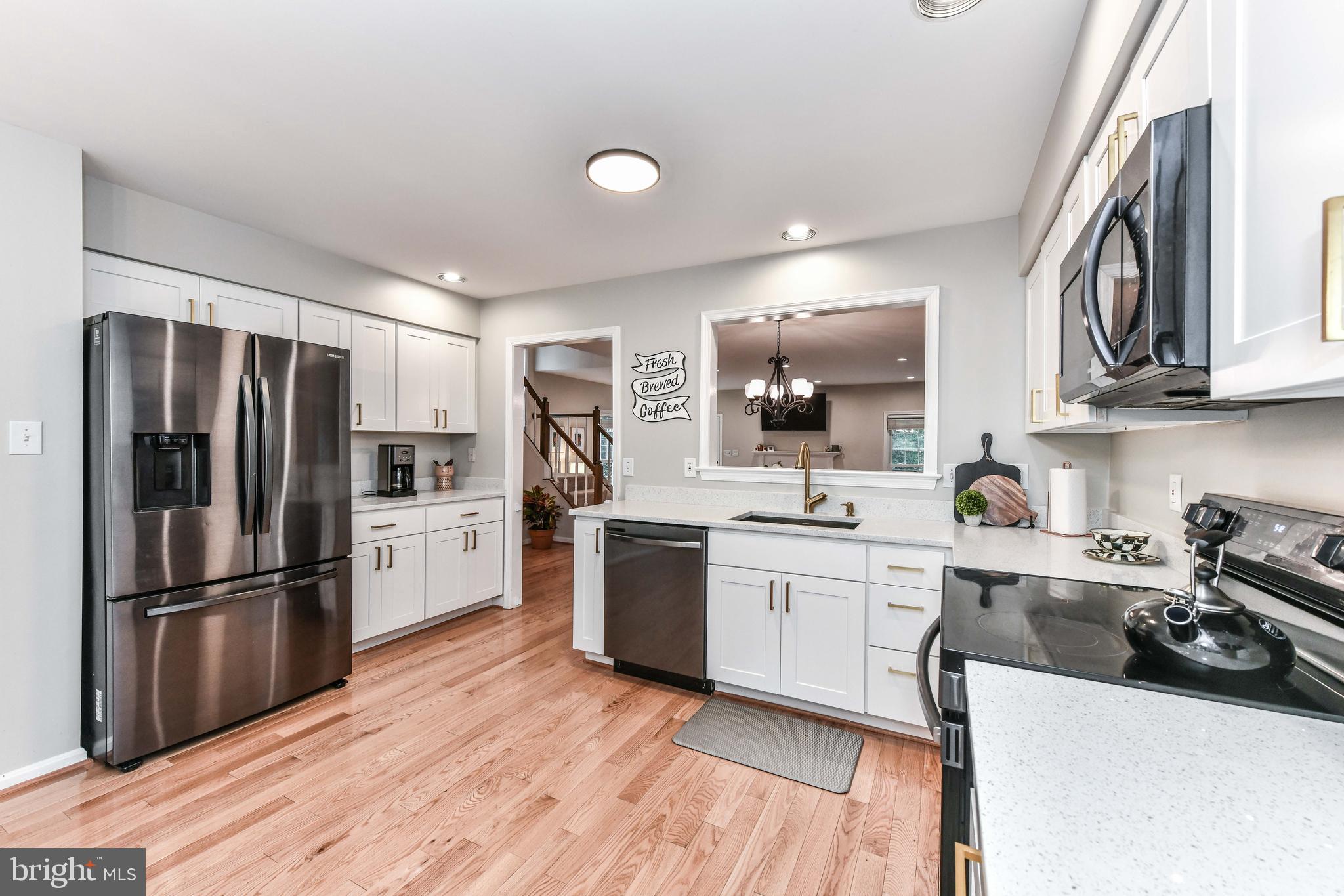 11790 Great Owl Circle Reston, VA 20194 - Photo 17 of 54 Completely renovated kitchen!