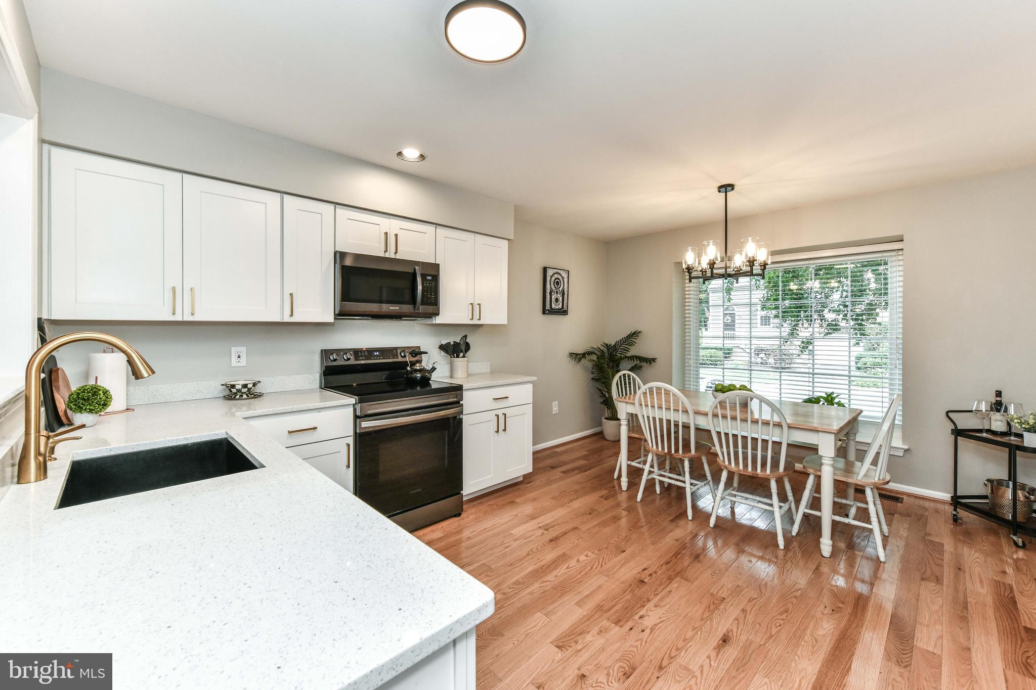 11790 Great Owl Circle Reston, VA 20194 - Photo 20 of 54 Eat-in kitchen with full size table!