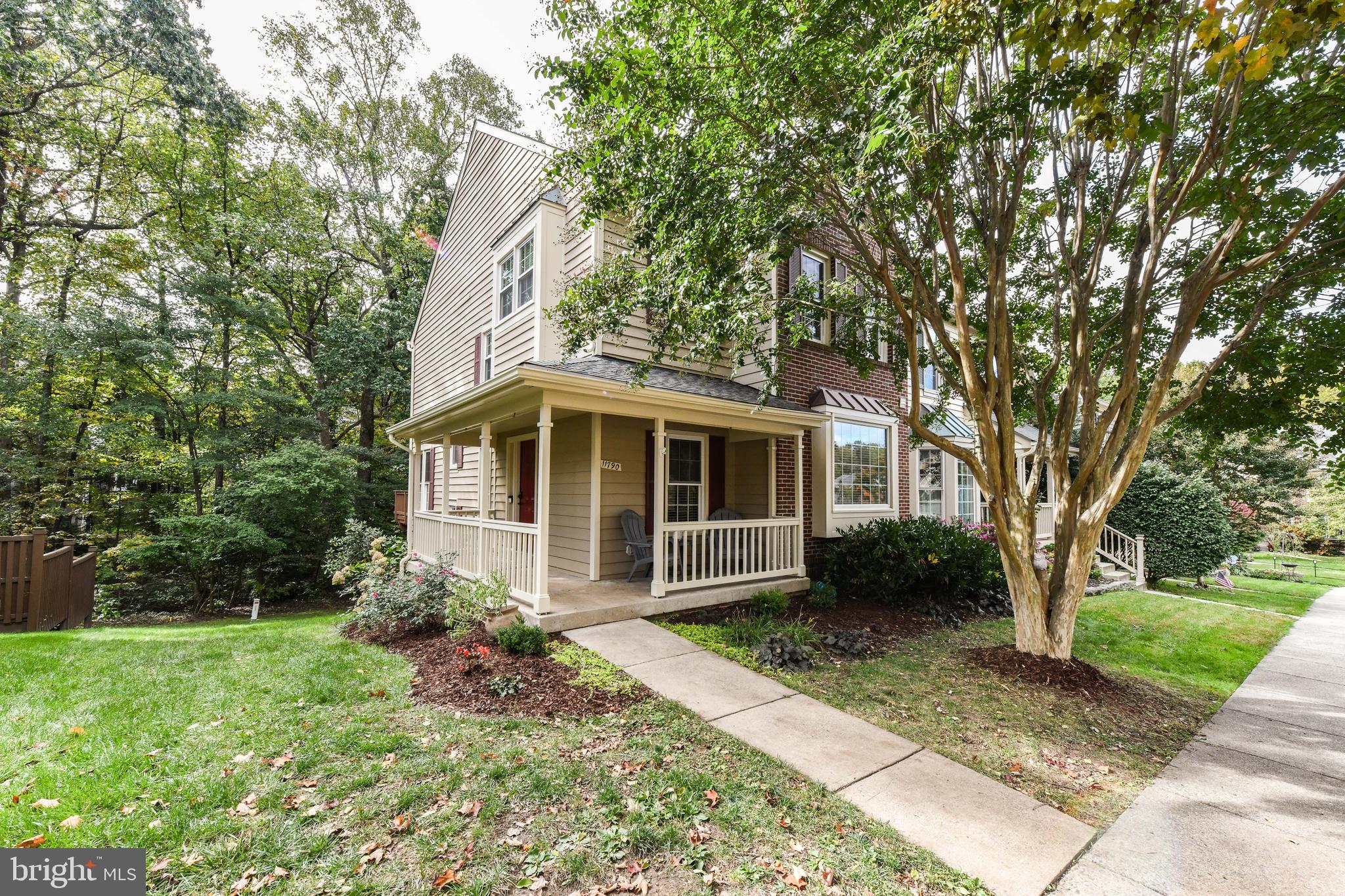 11790 Great Owl Circle Reston, VA 20194 - Photo 3 of 54 Beautiful end-unit!
