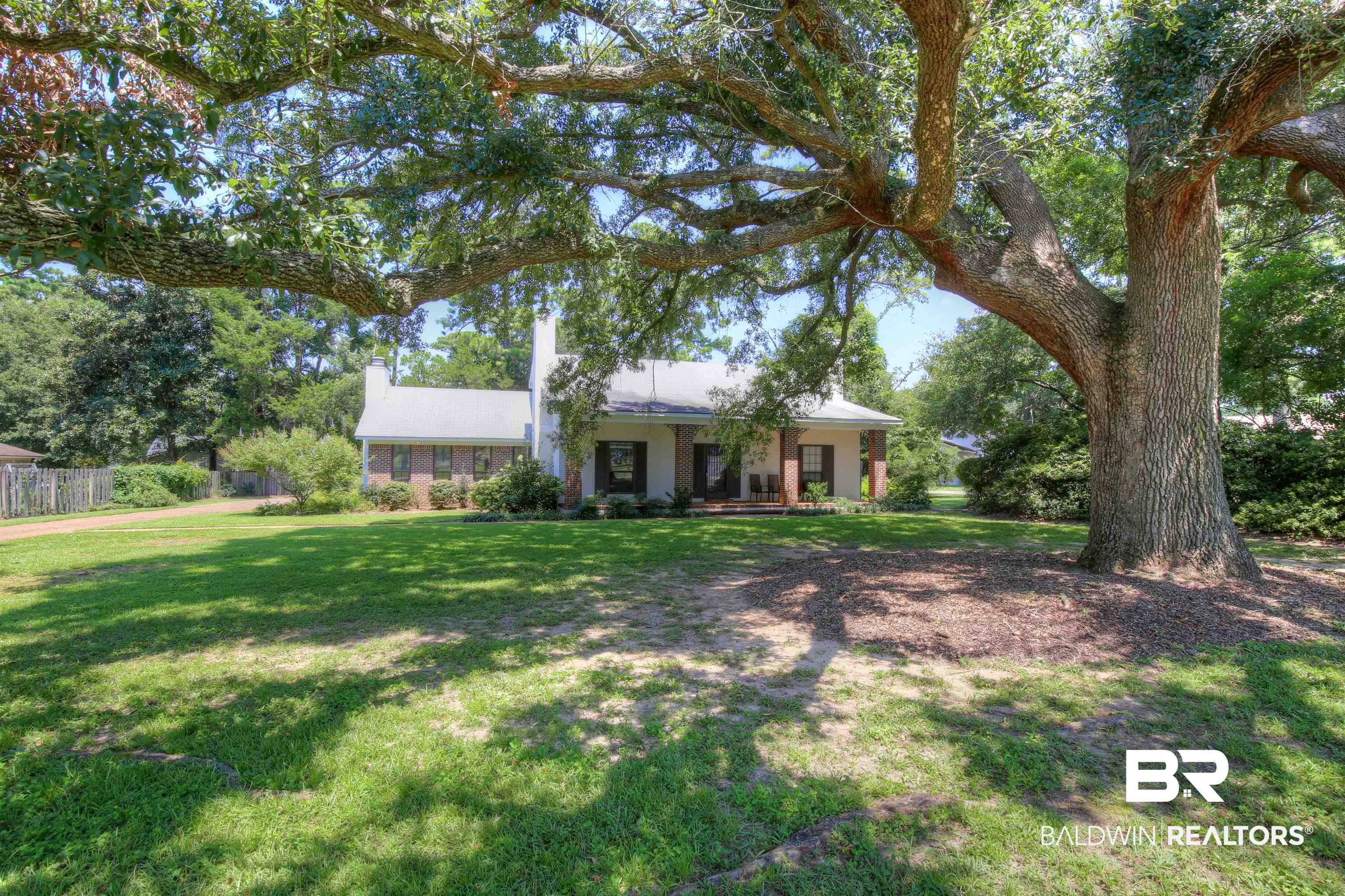409 Santa Rosa Avenue Daphne, AL 36526 - Photo 2 of 33