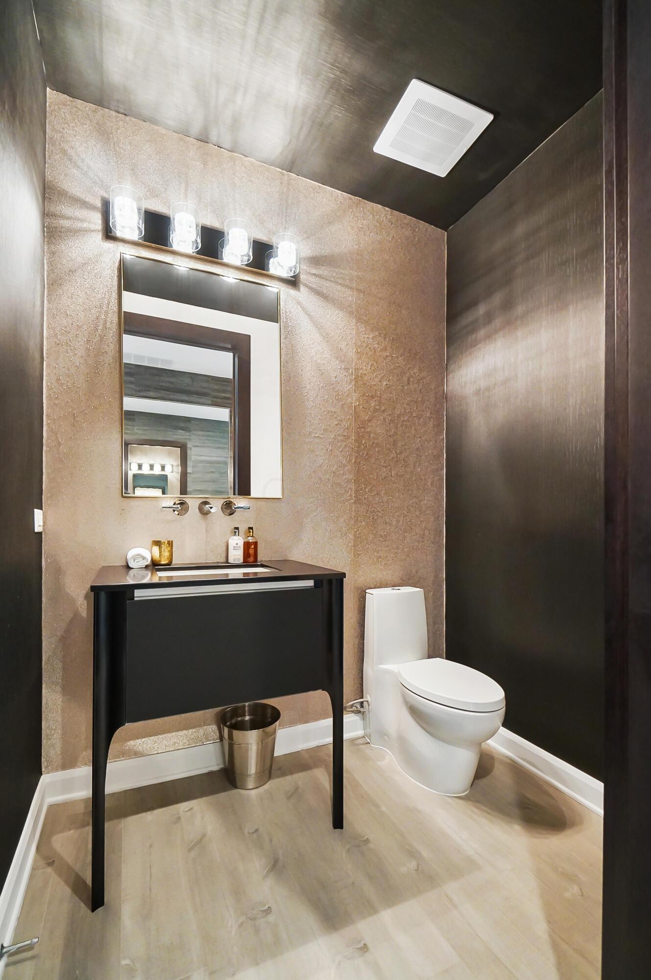 250 West Spring Street, Unit 925 Columbus, OH 43215 - Photo 13 of 57 Half Bath