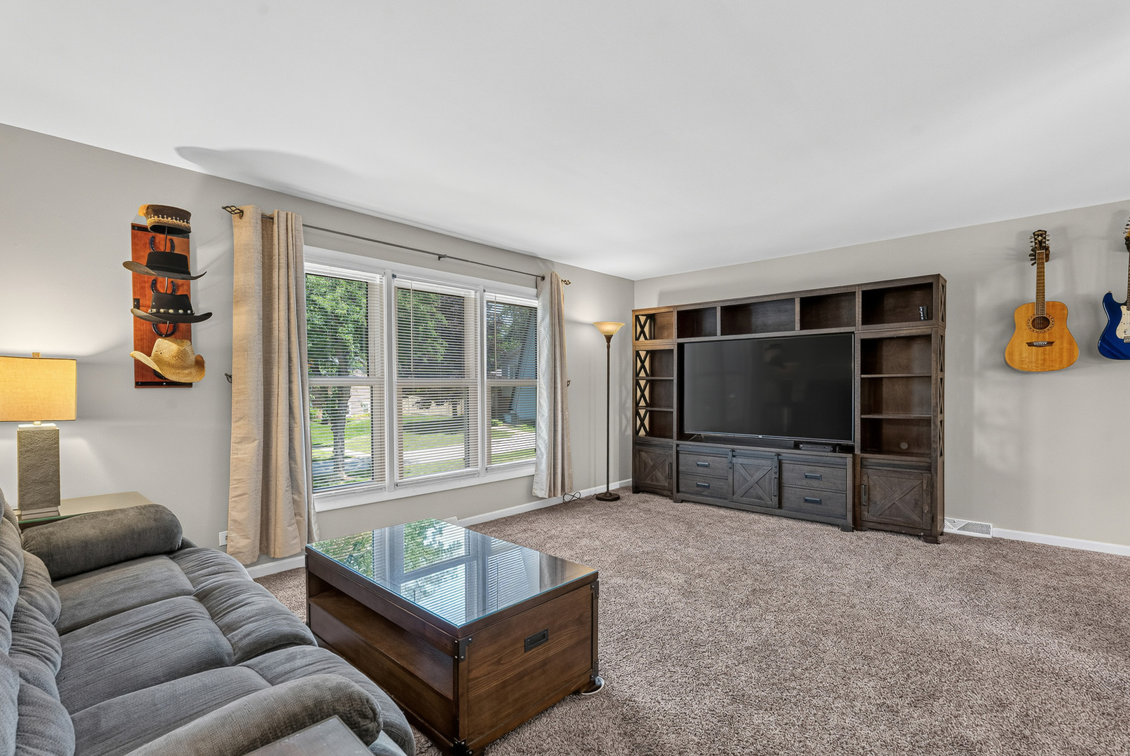 4 Devon Court Bolingbrook, IL 60440 - Photo 8 of 43 Gallery Image 8