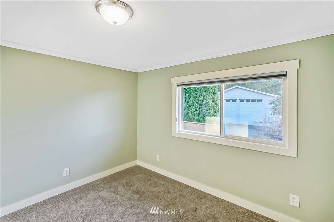 2813 Haxton Way Bellingham, WA 98226 - Photo 9 of 35