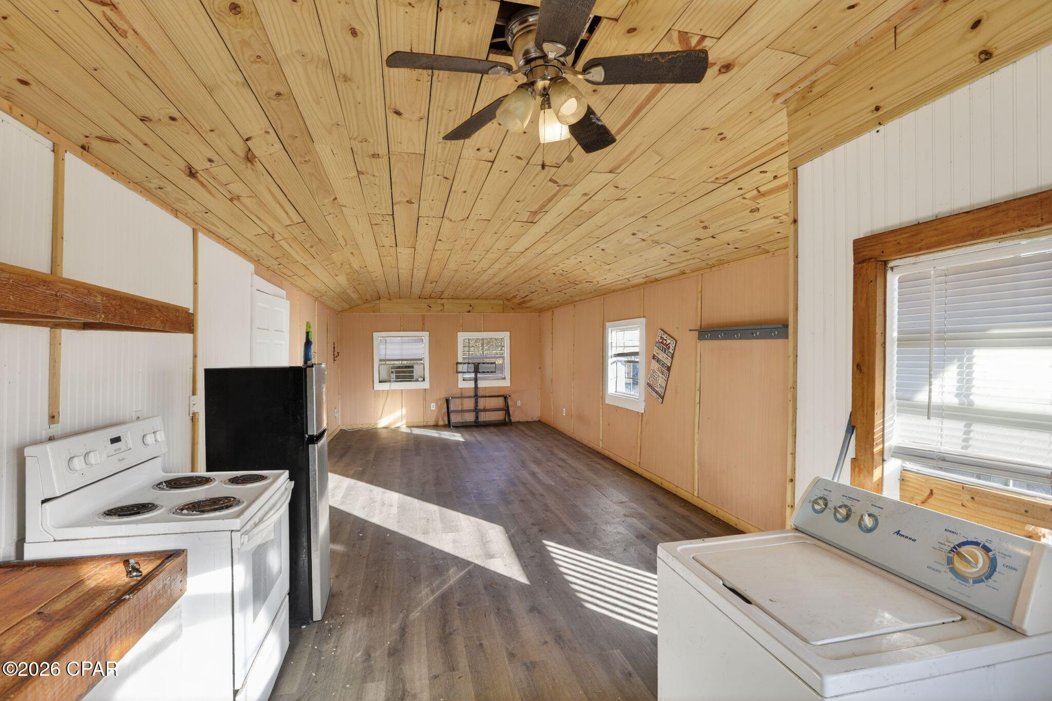 3136 Aycock Road Cottondale, FL 32431 - Photo 7 of 18