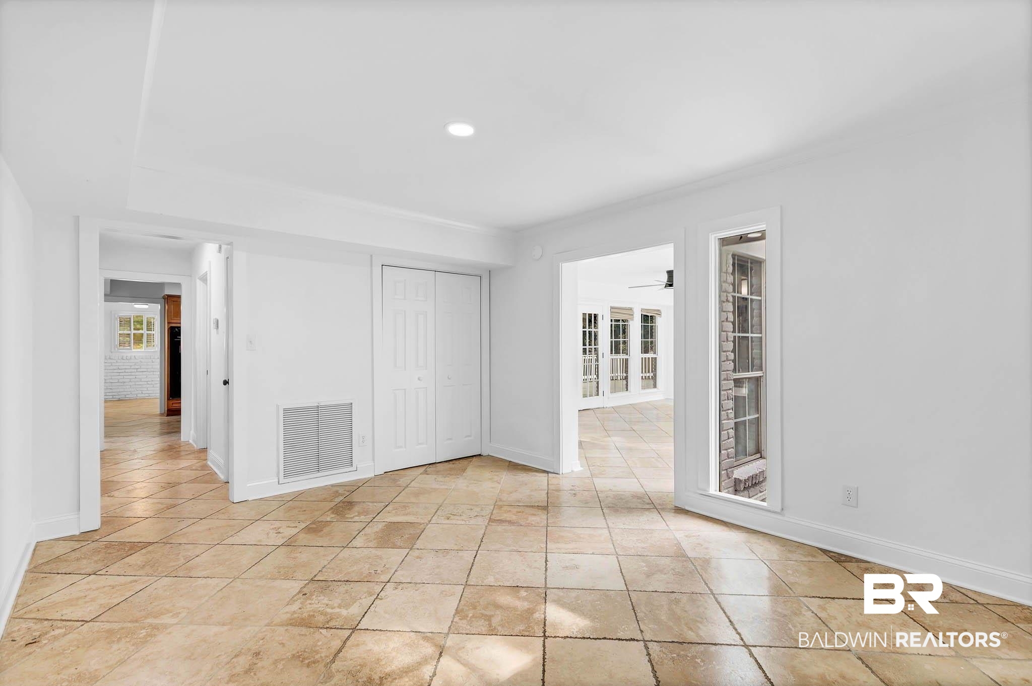 4705 Sherry Court Mobile, AL 36693 - Photo 27 of 100 Spare room featuring baseboards and recessed lighting
