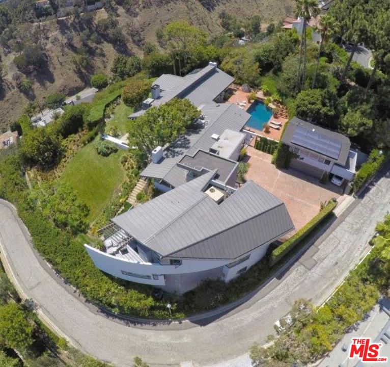 1375 Summitridge Place Beverly Hills, CA 90210 - Photo 21 of 21 an aerial view of a house