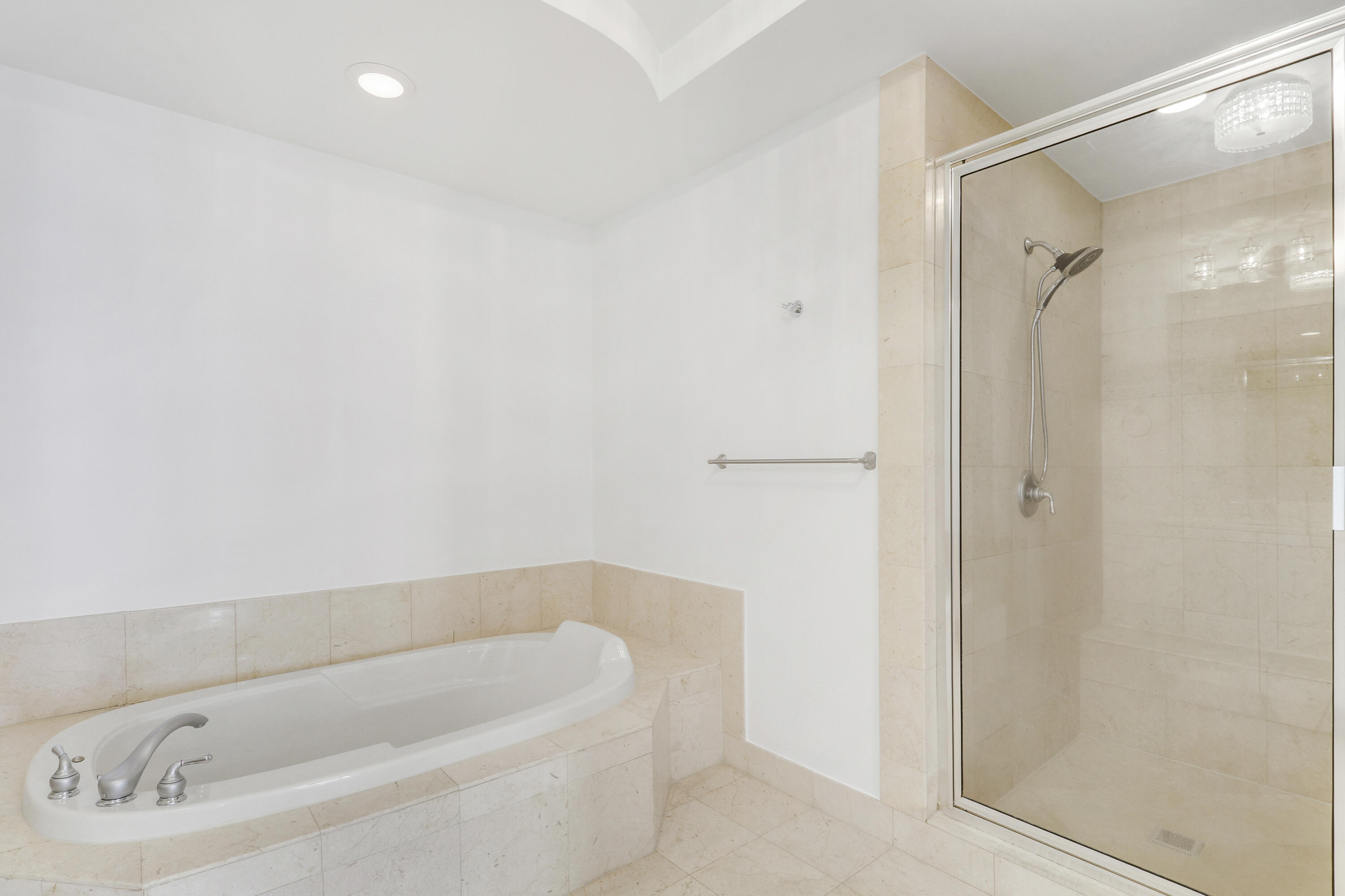 801 South Olive Avenue, Unit 1523 West Palm Beach, FL 33401 - Photo 22 of 38 Primary Bathroom