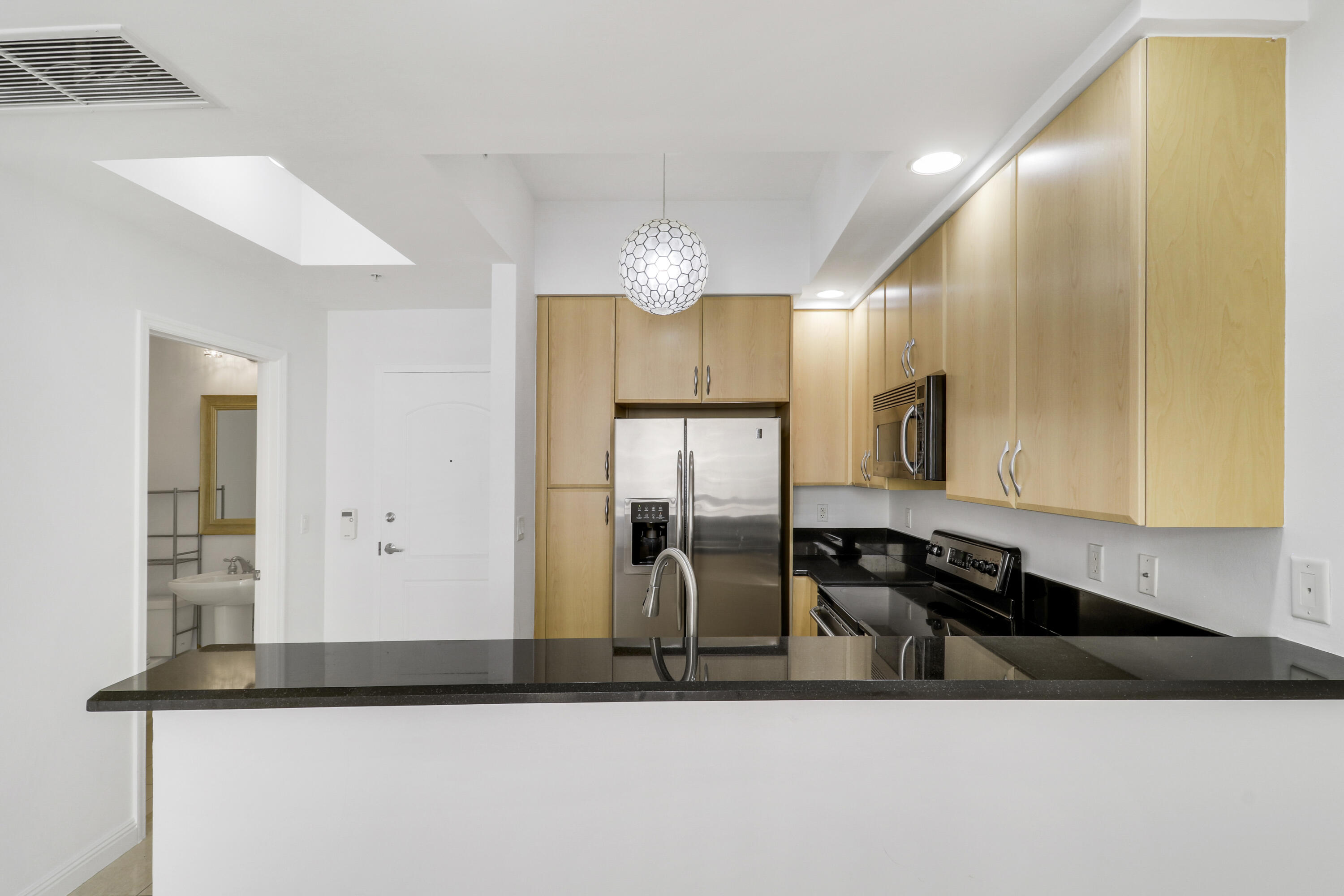 801 South Olive Avenue, Unit 1523 West Palm Beach, FL 33401 - Photo 4 of 38 Kitchen