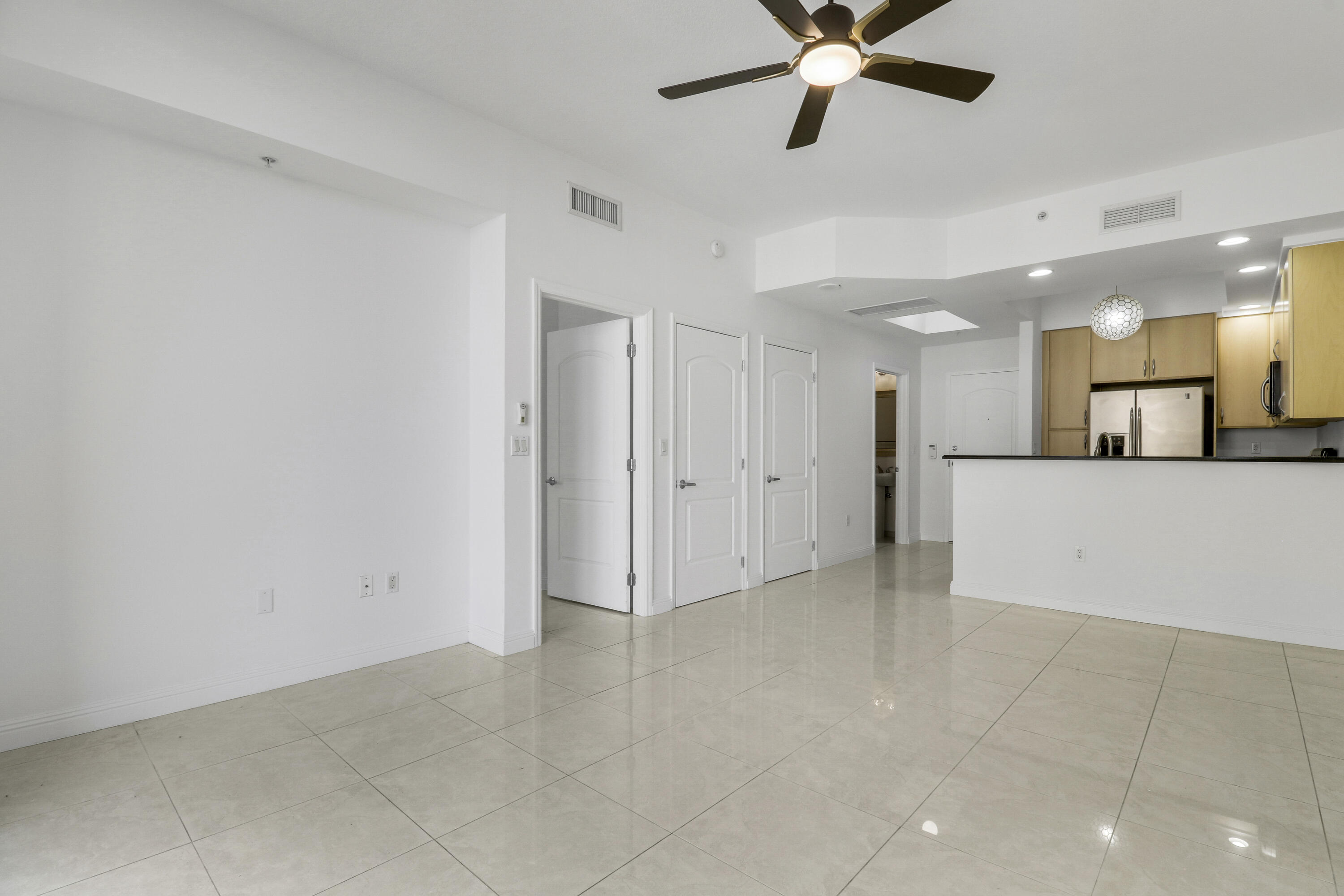 801 South Olive Avenue, Unit 1523 West Palm Beach, FL 33401 - Photo 10 of 38 Living/Dining Area
