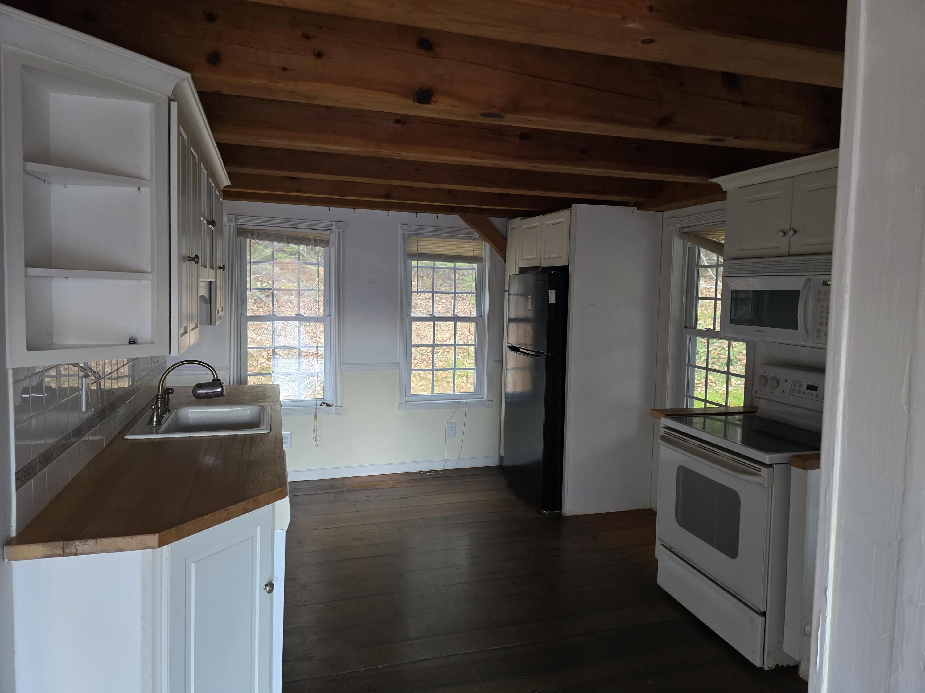 56 Fox Den Edgecomb, ME 04556 - Photo 10 of 31 20241027_165530