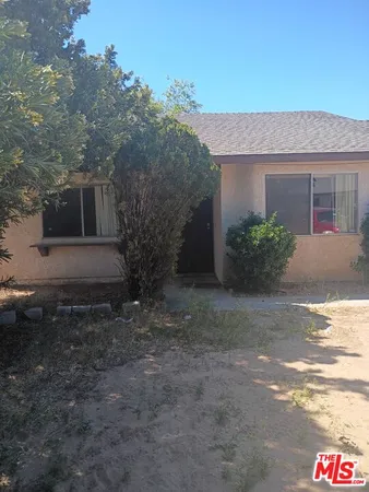 $1,675 | 12525 Kiowa Road, Unit 3, Apple Valley, CA 92308