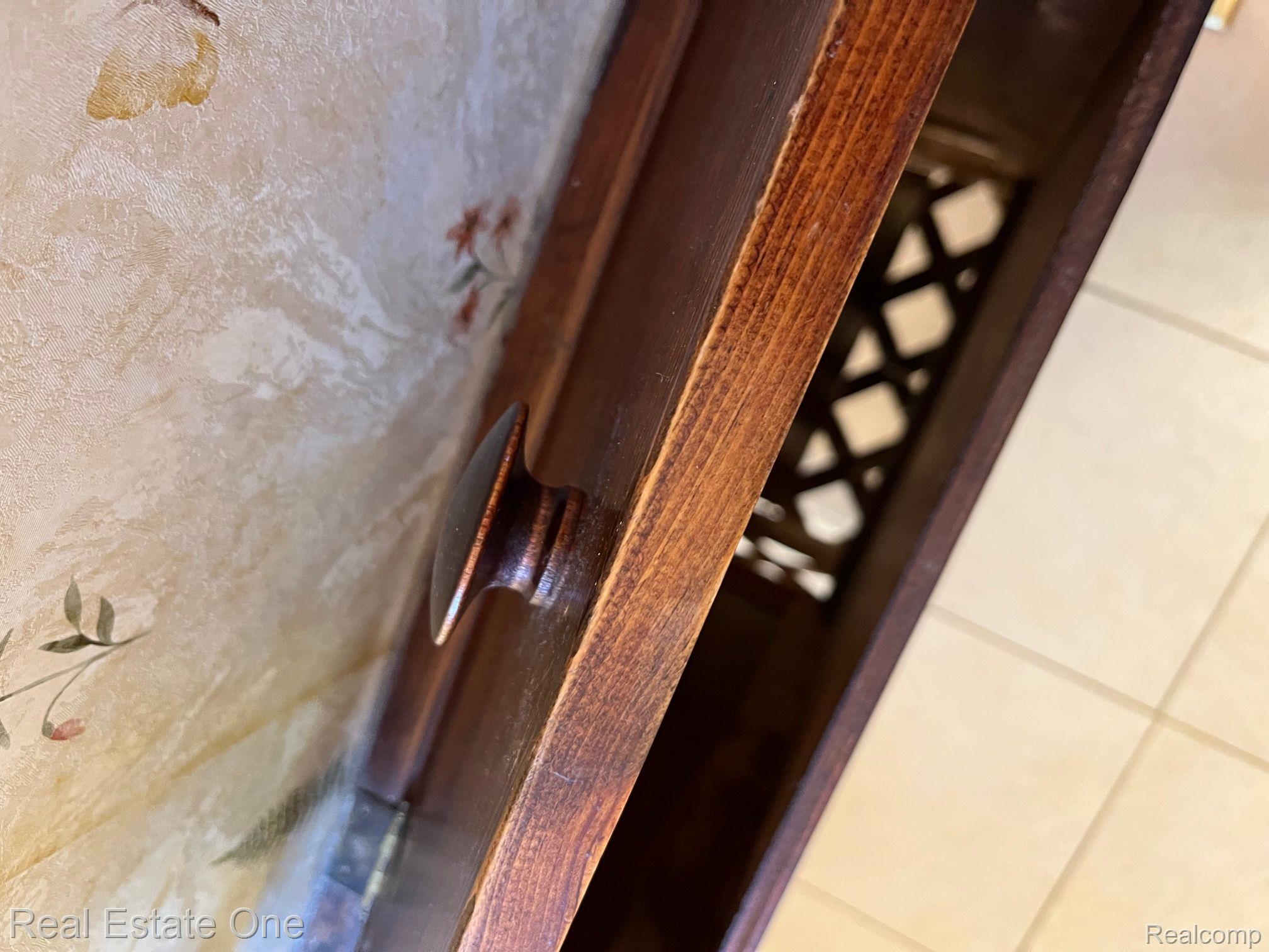 3364 Chalice Road Lake Orion, MI 48359 - Photo 17 of 31 The coveted Laundry Chute!