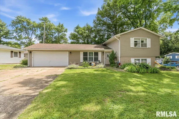 $215,000 | 2 Lariat Drive, Springfield, IL 62702