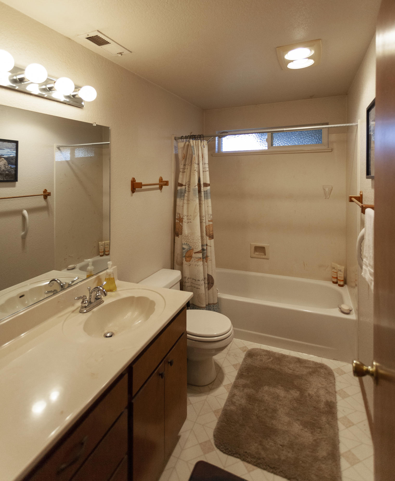 548 Daniel Street Central Point, OR 97502 - Photo 9 of 17 Gallery Image 9