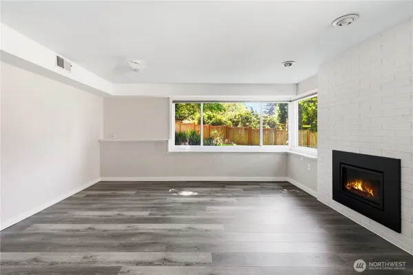 $4,600 | 12020 Northeast 83rd Street, Kirkland, WA 98033