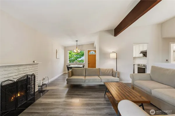 $4,600 | 12020 Northeast 83rd Street, Kirkland, WA 98033