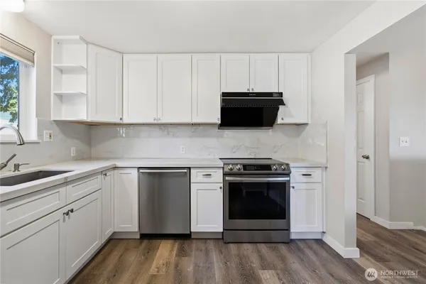$4,600 | 12020 Northeast 83rd Street, Kirkland, WA 98033