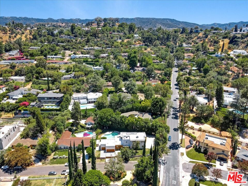 18084 Rancho Street Encino, CA 91316 - Photo 44 of 45