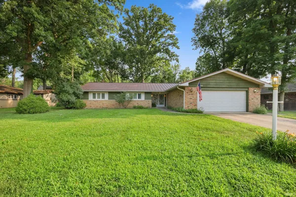$234,900 | 2300 West Woodmont Drive, Muncie, IN 47304