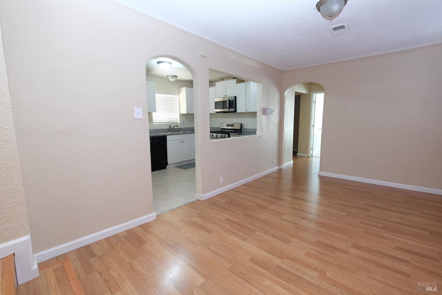 843 Benicia Road Vallejo, CA 94591 - Photo 5 of 22 Gallery Image 5