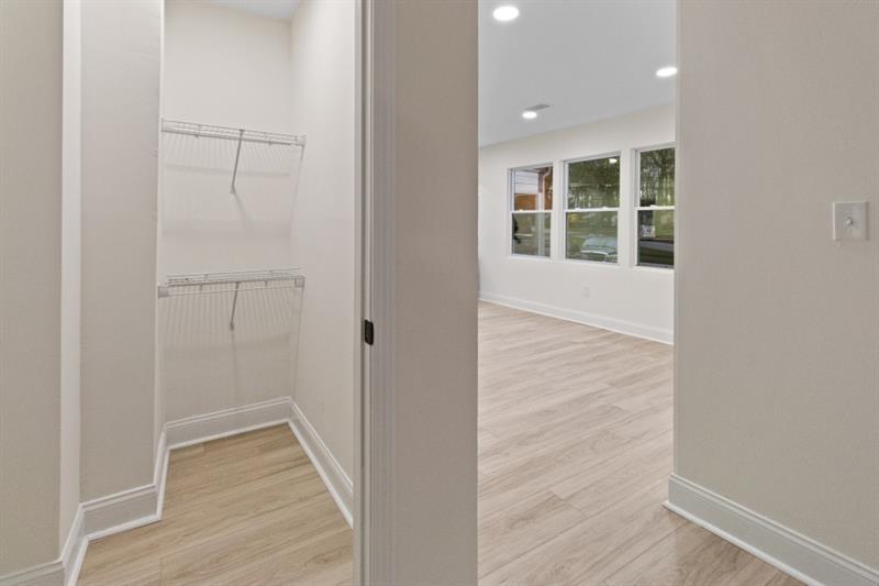 4134 Hanes Drive Decatur, GA 30035 - Photo 11 of 28