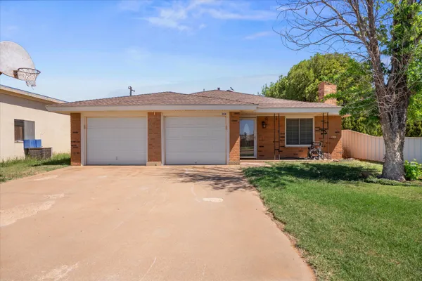 $159,500 | 206 West 7th Street, Sundown, TX 79372