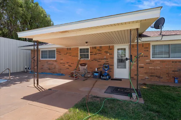$159,500 | 206 West 7th Street, Sundown, TX 79372