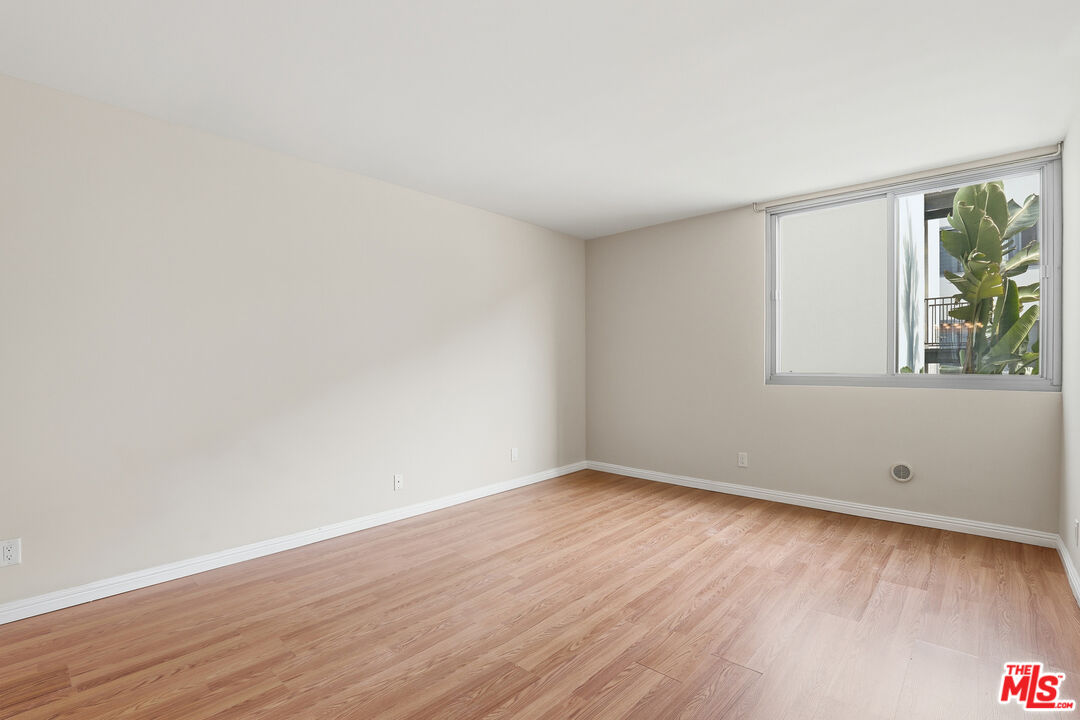 8701 Delgany Avenue, Unit 111 Playa del Rey, CA 90293 - Photo 11 of 21