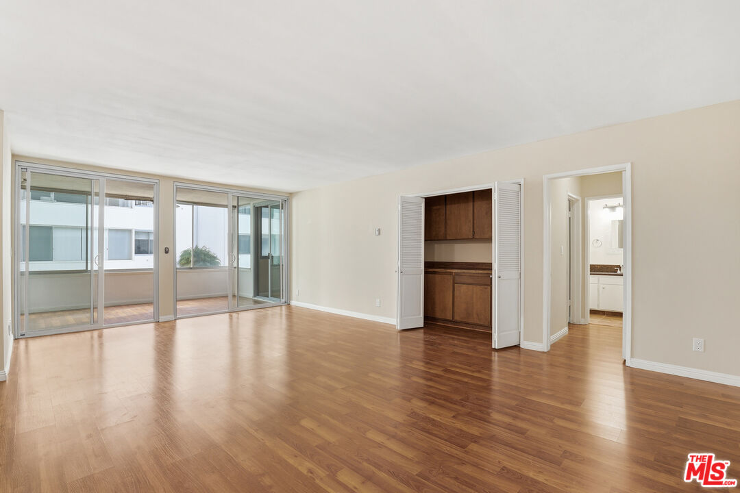 8701 Delgany Avenue, Unit 111 Playa del Rey, CA 90293 - Photo 17 of 21