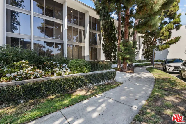 $3,700 | 8701 Delgany Avenue, Unit 111, Playa del Rey, CA 90293