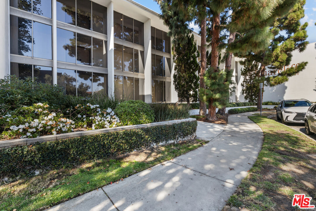 8701 Delgany Avenue, Unit 111 Playa del Rey, CA 90293 - Photo 20 of 21