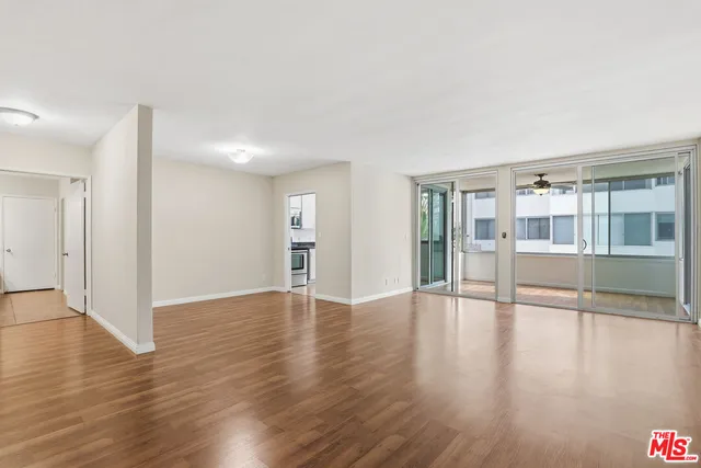 $3,700 | 8701 Delgany Avenue, Unit 111, Playa del Rey, CA 90293